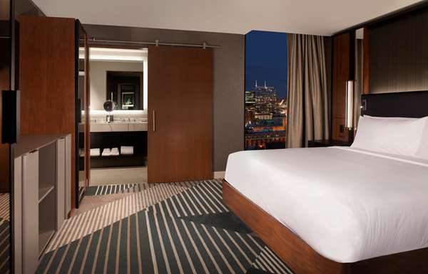Suite - Grand Hyatt Hotel Nashville - I-40 & I-65, Exit 209