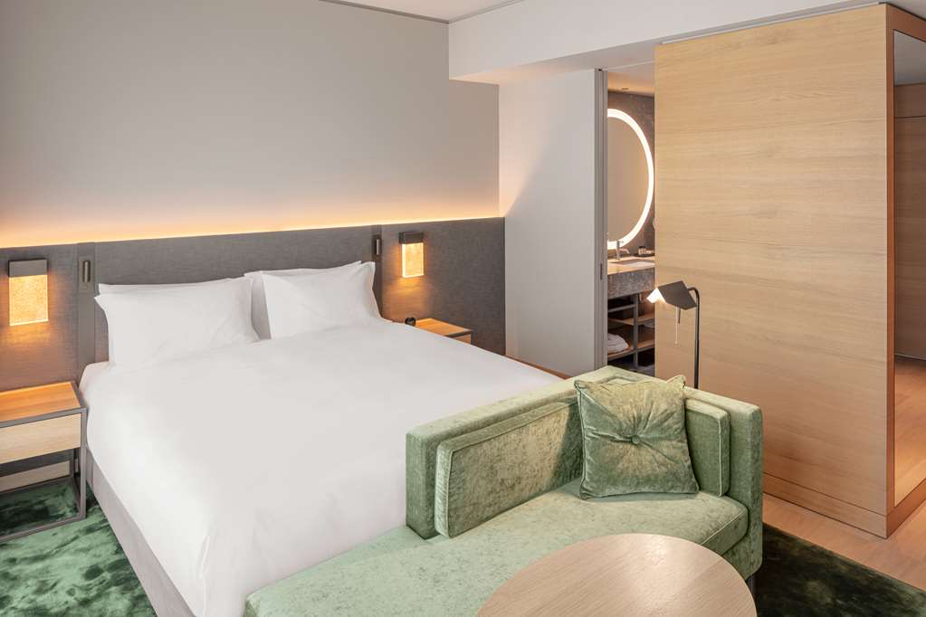 HYATT REGENCY ZURICH AIRPORT - Photo 2