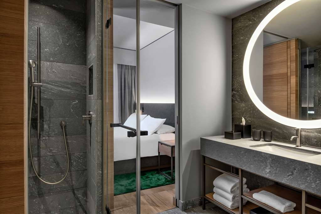 HYATT REGENCY ZURICH AIRPORT - Photo 20