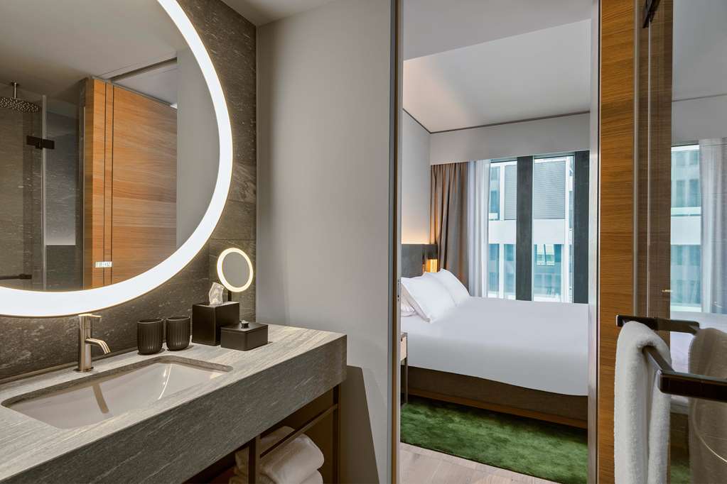 HYATT REGENCY ZURICH AIRPORT - Photo 17
