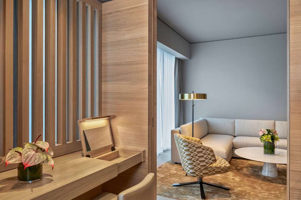 HYATT REGENCY ZURICH AIRPORT - Photo 35