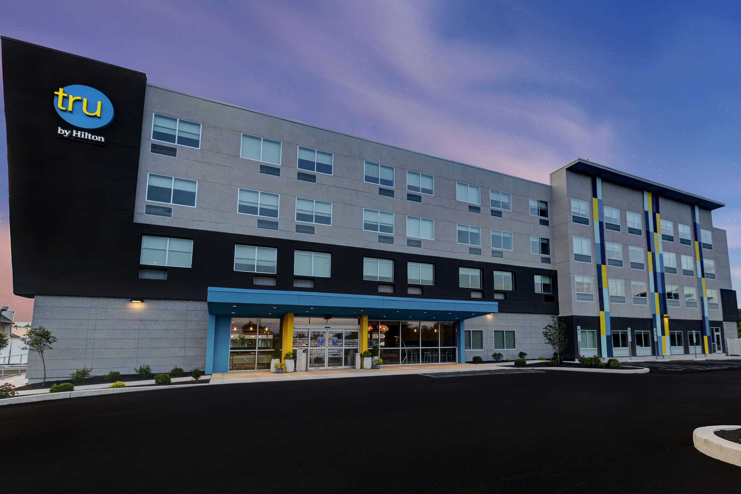 Exterior | Tru by Hilton Grantville, PA