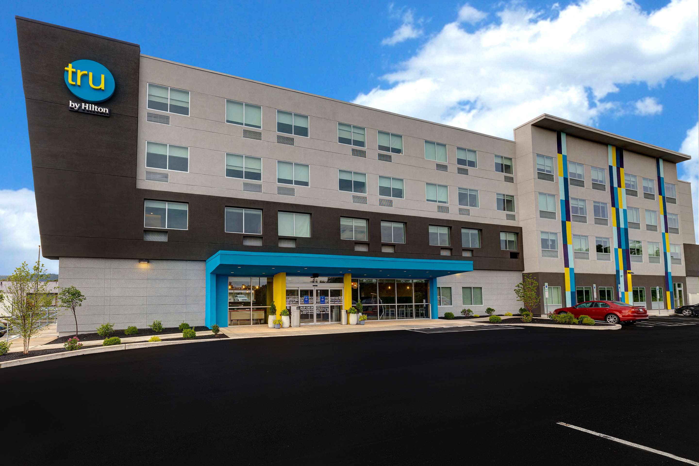 Exterior | Tru by Hilton Grantville, PA