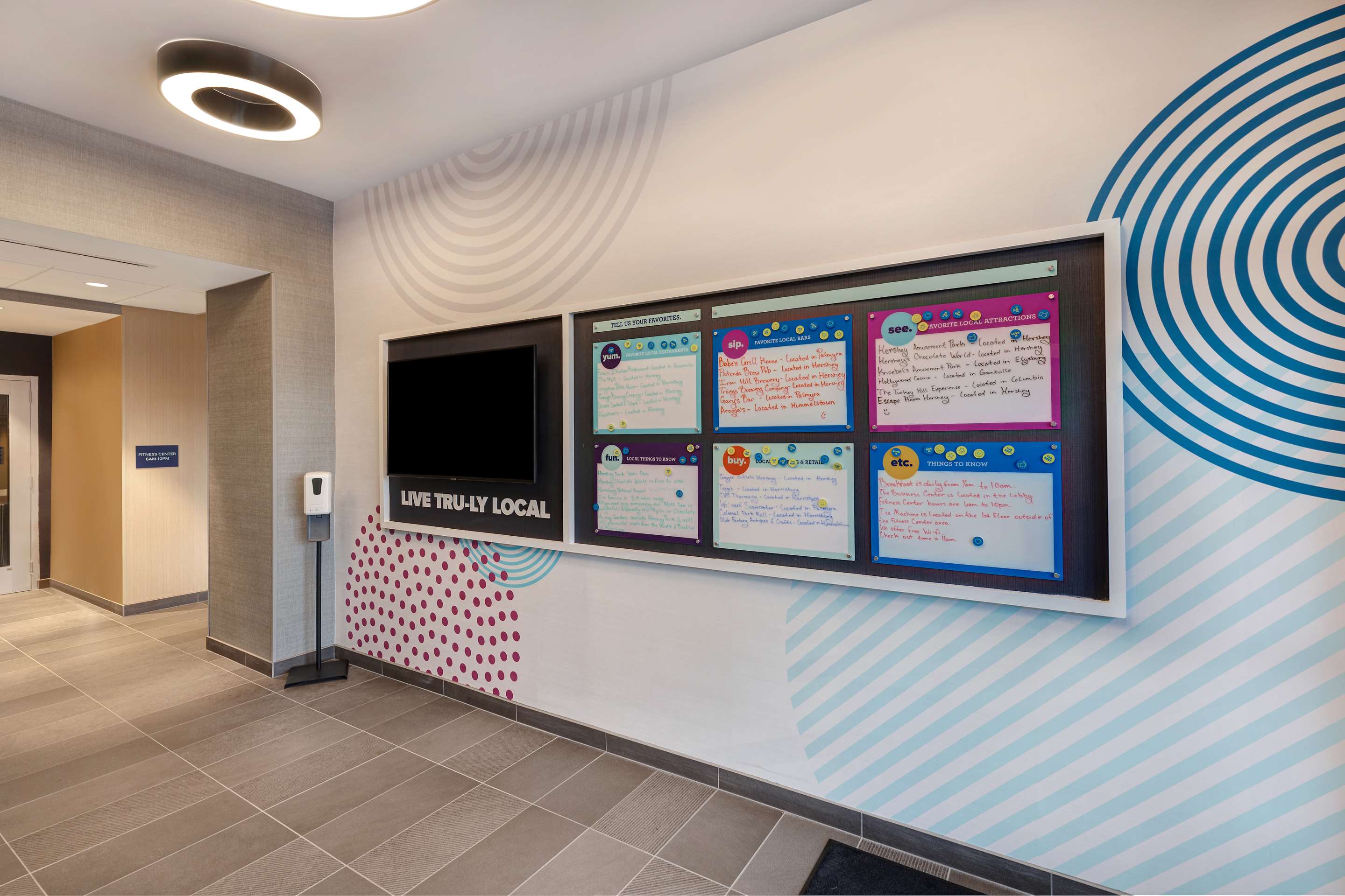 Lobby | Tru by Hilton Grantville, PA