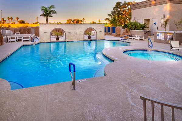 Pool - DoubleTree by Hilton Hotel Mesa