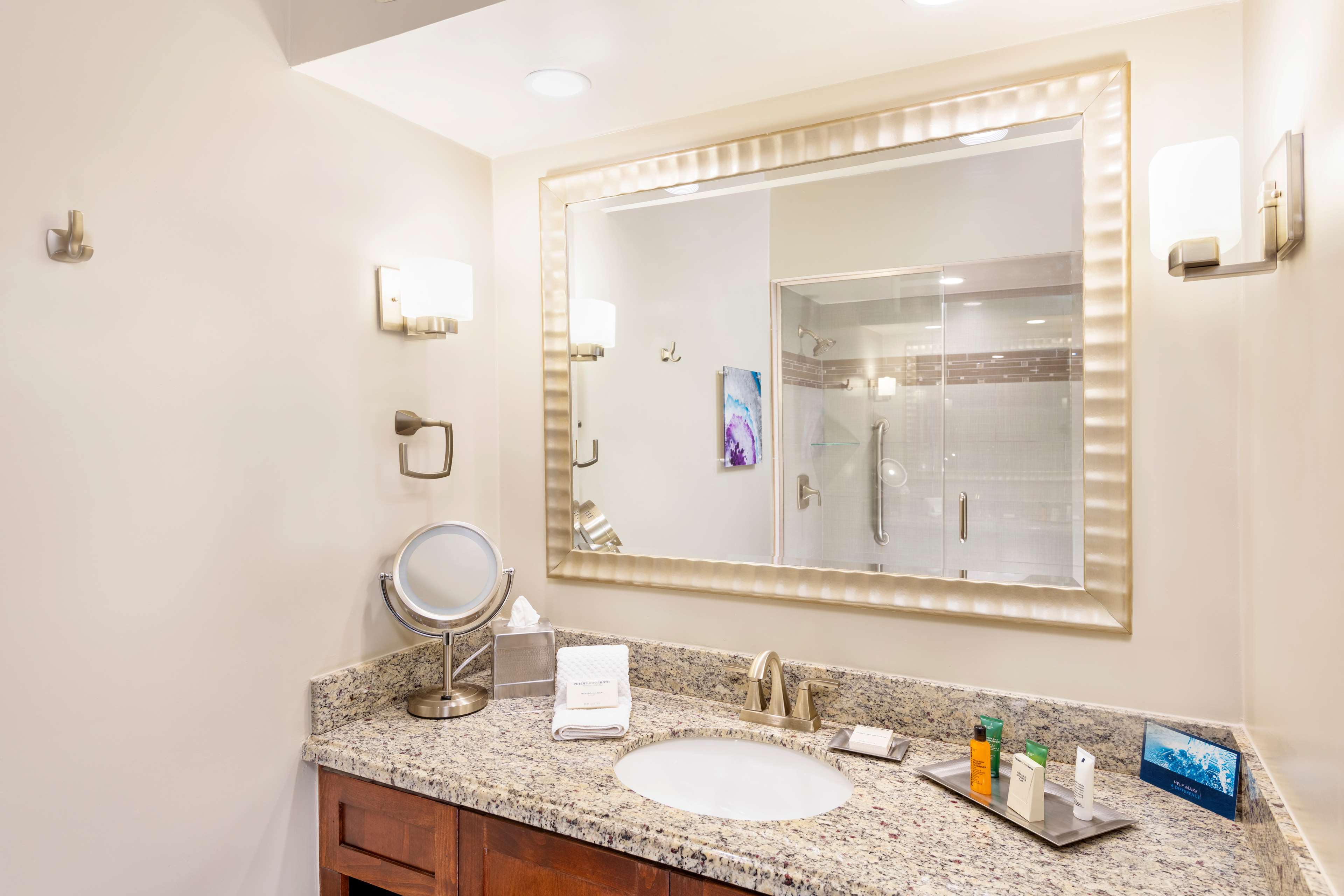 DoubleTree by Hilton Phoenix Mesa Room Type - 1KG MOB HEAR ACC RI-SHW