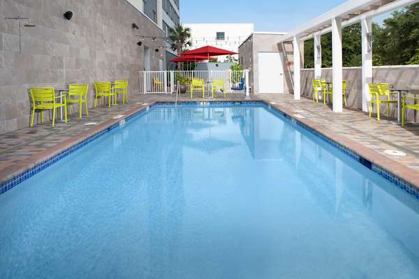 Pool - Home2 Suites by Hilton Doral
