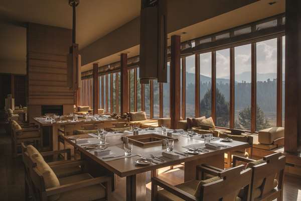 Dining,Dining Area,Restaurant,Guest Room,Suite,On-Site