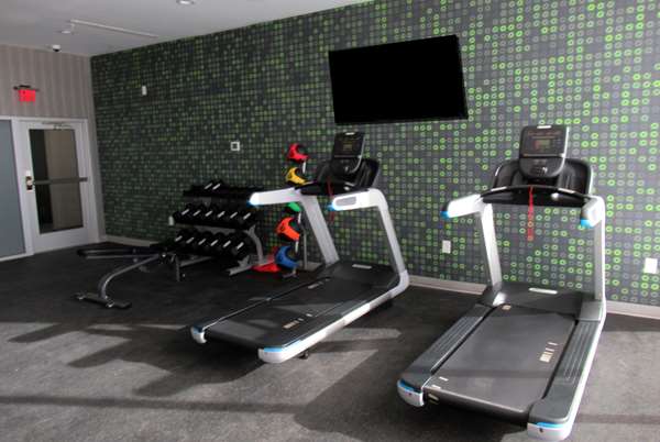 Fitness/ Exercise Room - La Quinta Inn & Suites Dallas - I-30, Exit 52