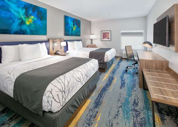  - La Quinta Inn & Suites Dallas - I-30, Exit 52