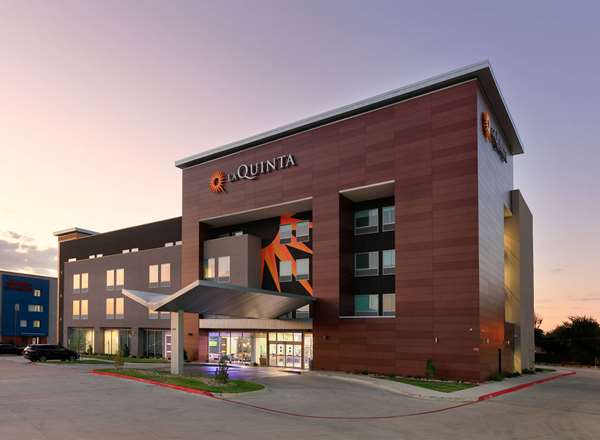 Exterior view - La Quinta Inn & Suites Dallas - I-30, Exit 52