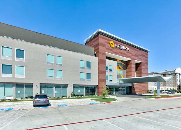 Exterior view - La Quinta Inn & Suites Dallas - I-30, Exit 52