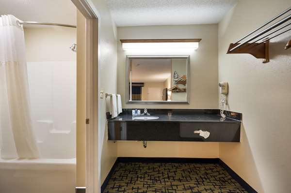  - SureStay Hotel by Best Western Meridian - I-20 & I-59, Exit 154