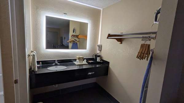  - SureStay Hotel by Best Western Meridian - I-20 & I-59, Exit 154
