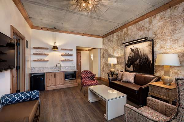 Suite - Brownwood Hotel & Spa The Villages