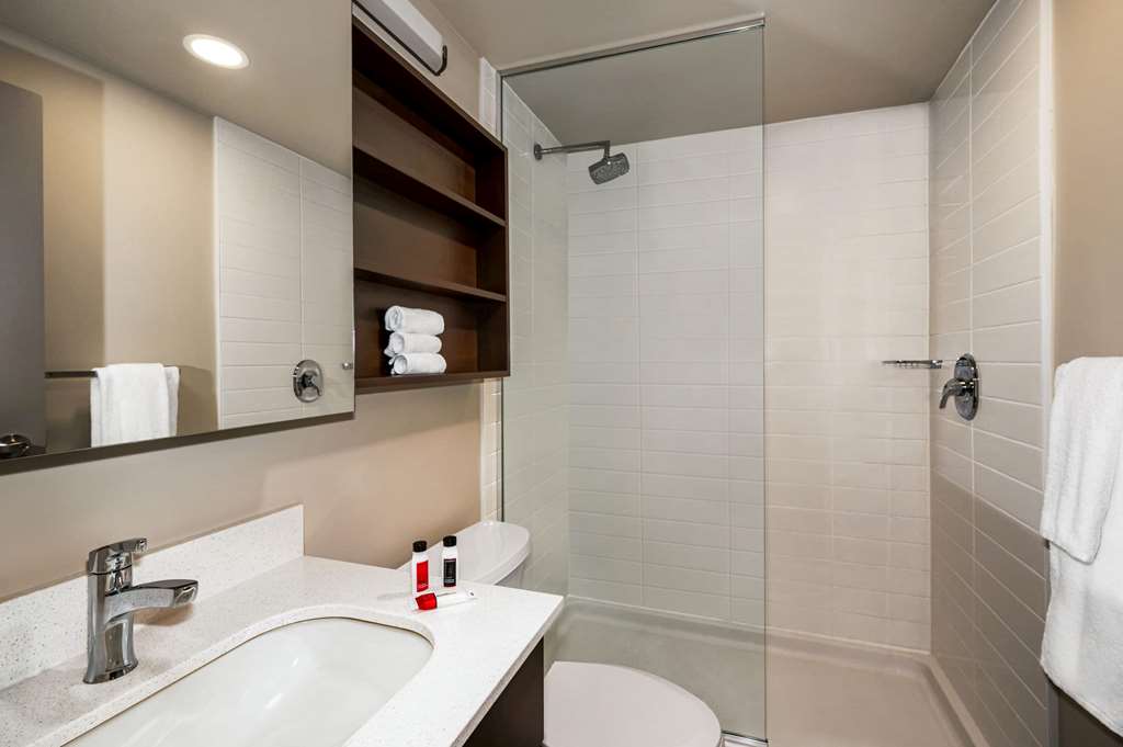 MICROTEL INN & SUITES BY WYNDHAM AU-guestroom-Guest Room,Bathroom,On-Site.jpg