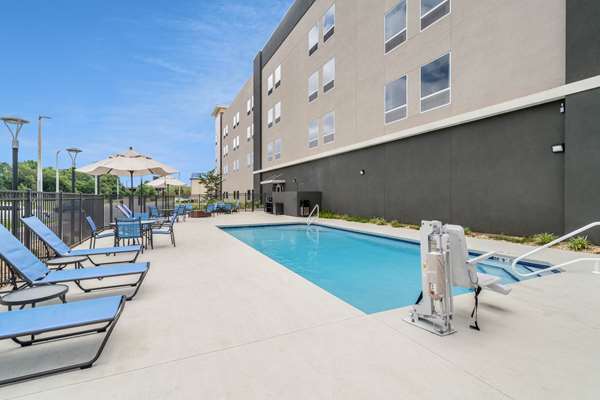 Pool - La Quinta Inn & Suites Tifton - I-75, Exit 62