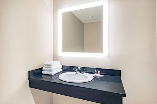  - Super 8 Hotel Moosonee