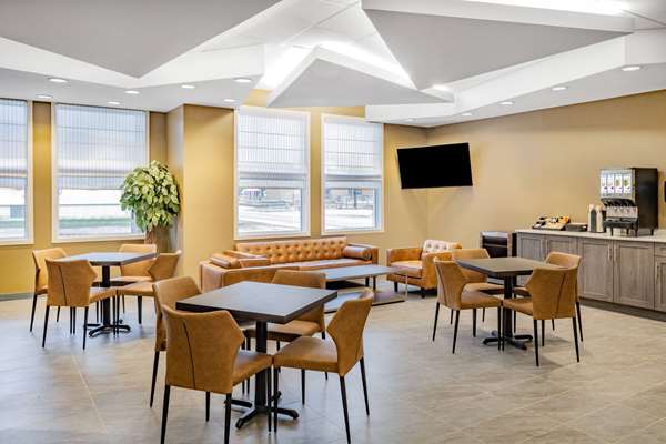  - Super 8 Hotel Moosonee