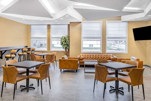  - Super 8 Hotel Moosonee