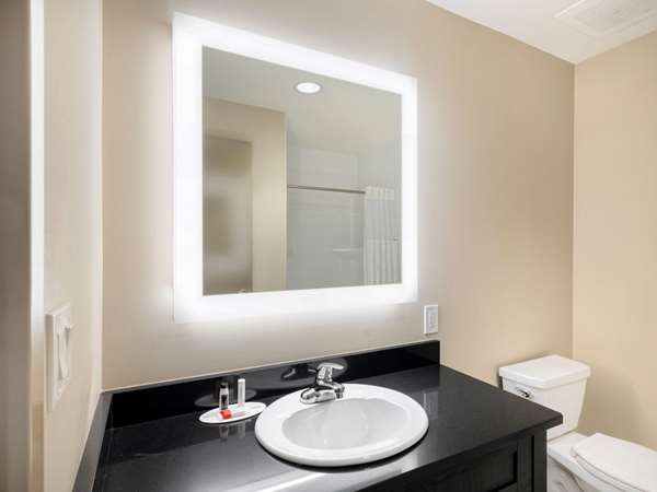  - Super 8 Hotel Moosonee