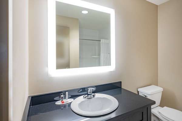  - Super 8 Hotel Moosonee