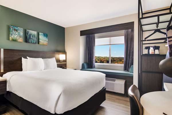  - Sleep Inn & Suites Clarion - I-80, Exit 62