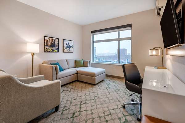 Suite - Cambria Hotel Downtown Louisville - I-65, Exit 136C