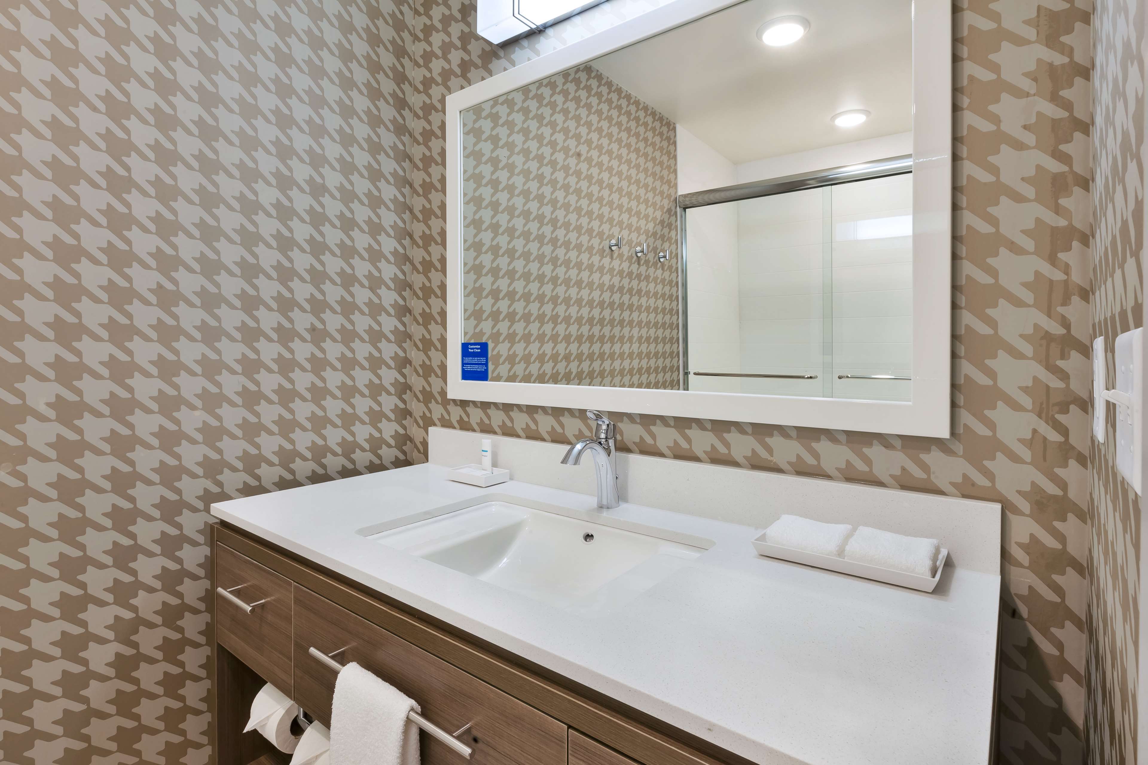 Home2 Suites by Hilton Saginaw, MI Room Type - 1 KING STUDIO SUITE NOSMOK