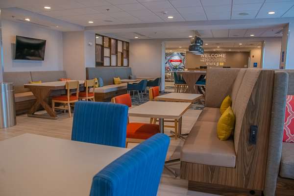 Amenities - Hampton Inn Wabash