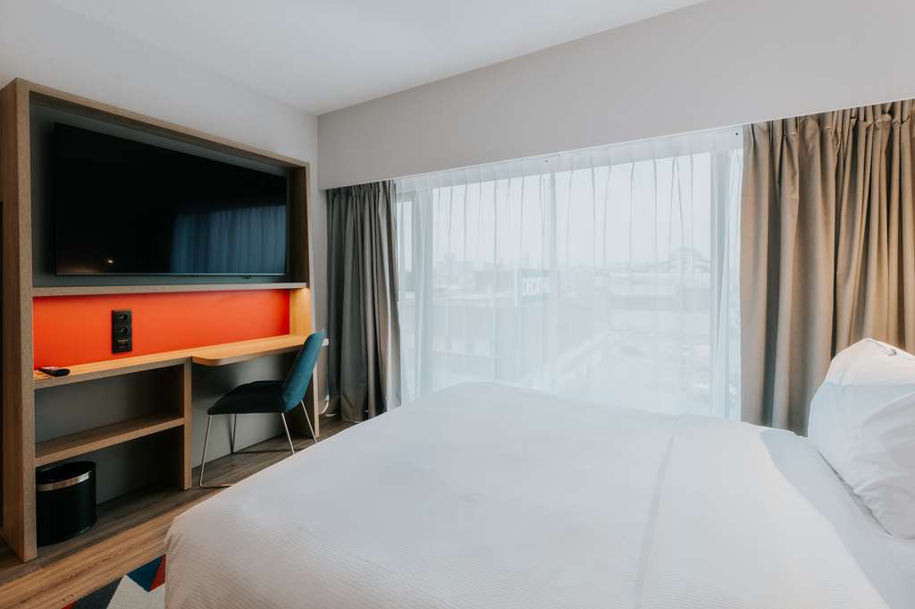 Hampton by Hilton Warsaw Reduta Room Type - QUEEN ROOM WITH SOFA BED