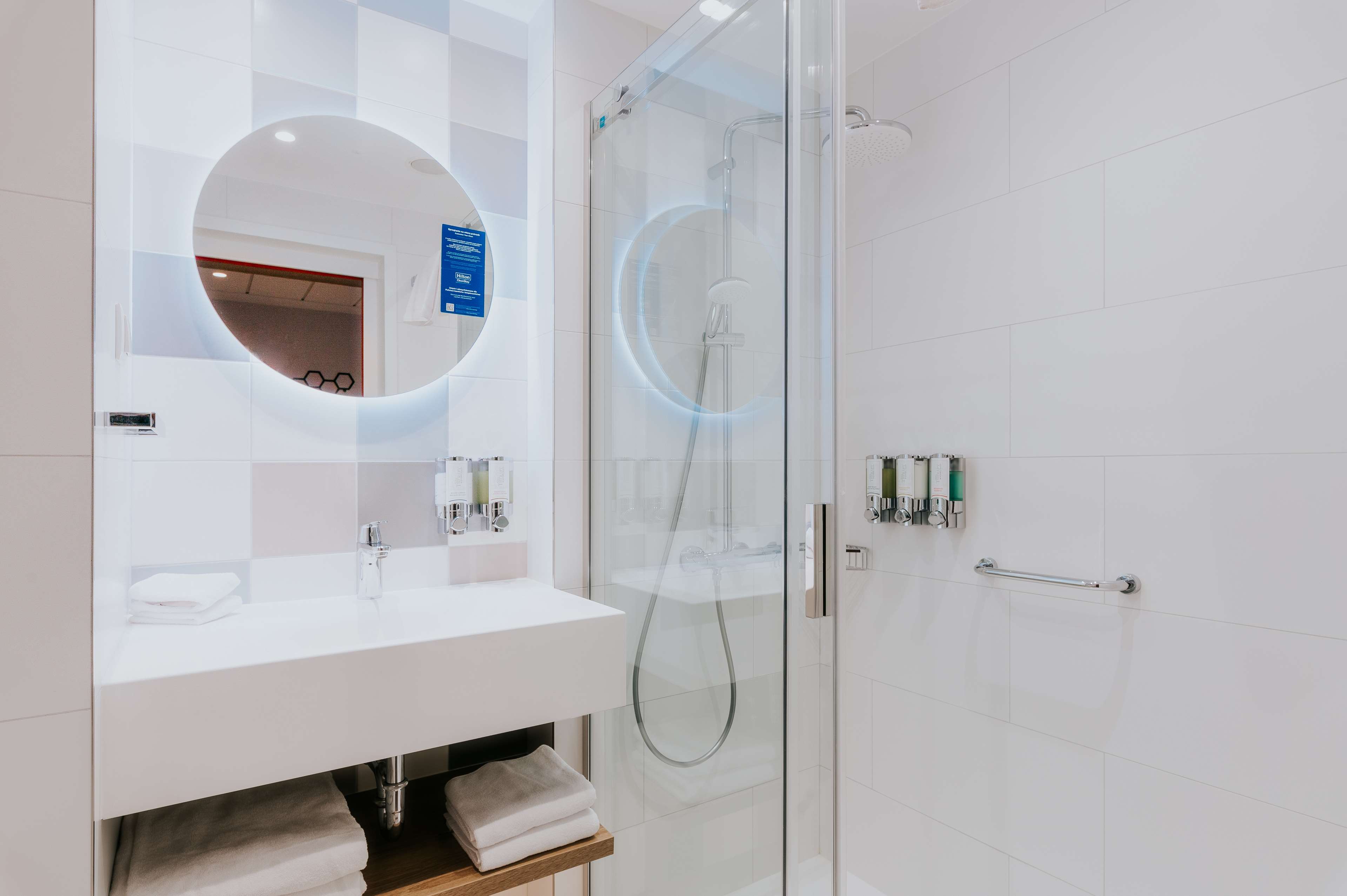 Hampton by Hilton Warsaw Reduta Room Type - FAMILY CONNECTING ROOM Hampton by Hilton Warsaw Reduta Room Type - FAMILY CONNECTING ROOM