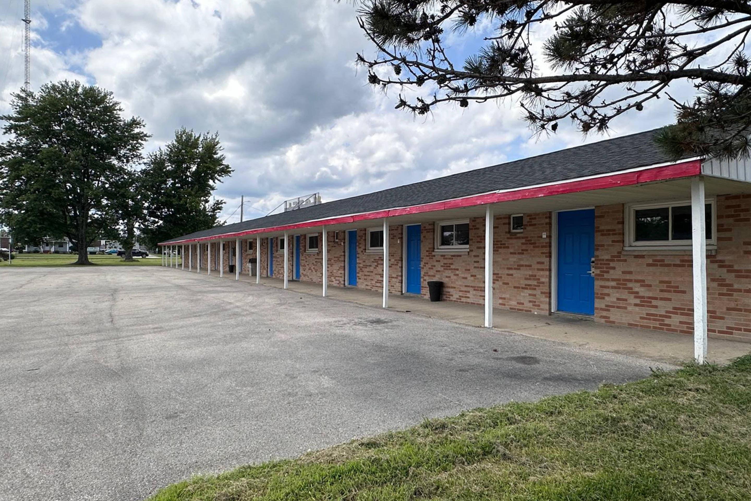 Hotel exterior | Rodeway Inn
