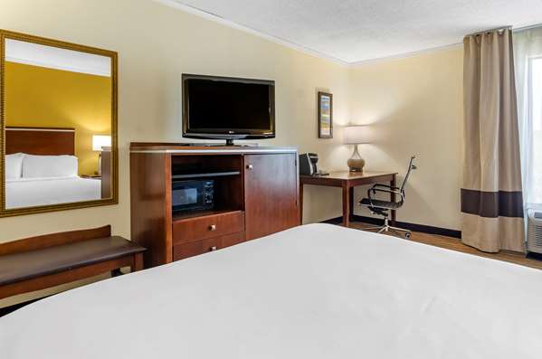  - Comfort Inn Civic Center Roanoke - I-581, Exit 4