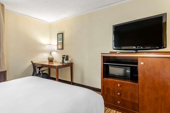  - Comfort Inn Civic Center Roanoke - I-581, Exit 4