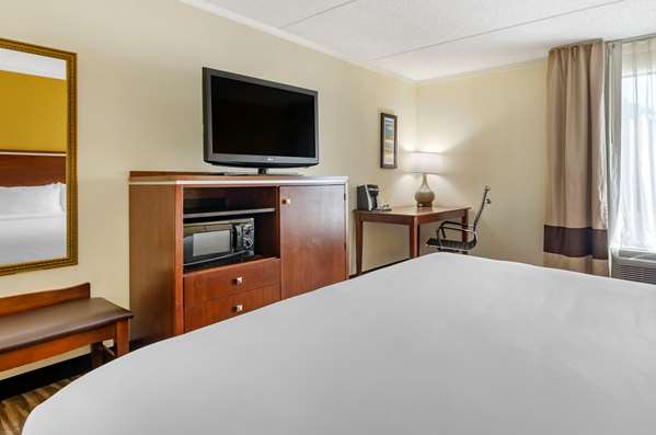  - Comfort Inn Civic Center Roanoke - I-581, Exit 4