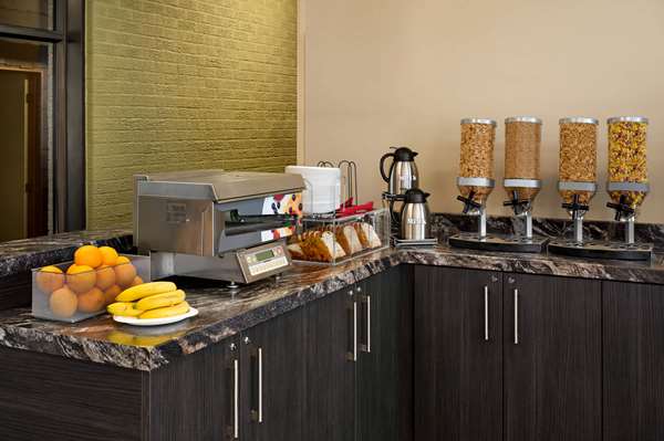  - Super 8 Motel Hearst