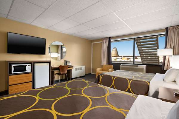  - Super 8 Motel Hearst