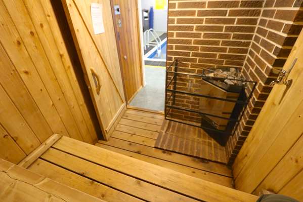  - Super 8 Motel Hearst