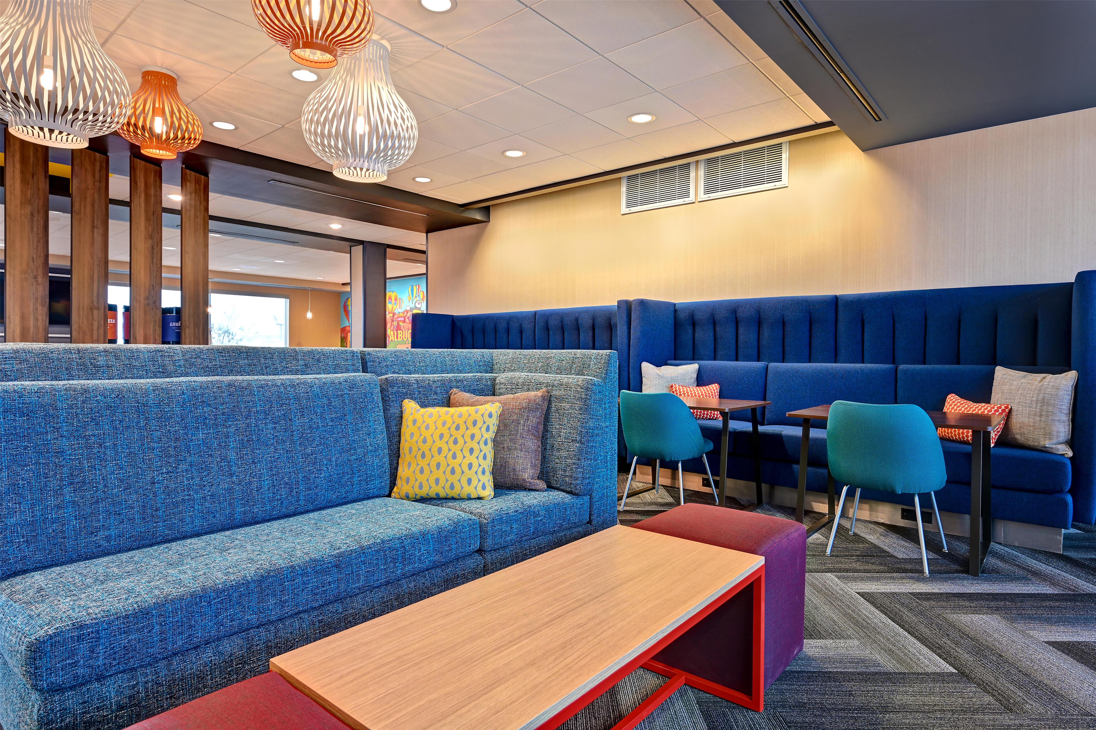 Lobby | Tru By Hilton Albuquerque North I-25