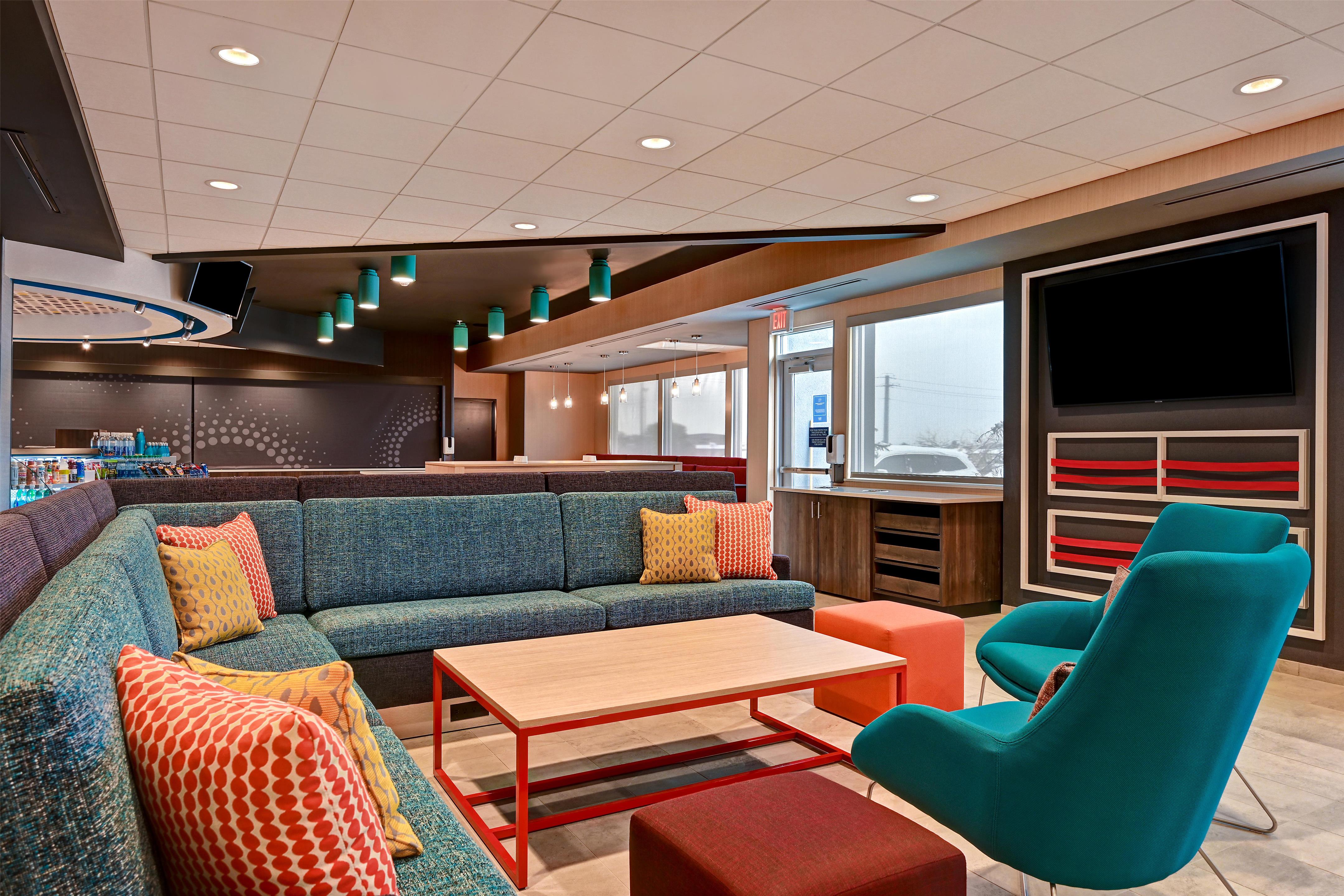 Lobby | Tru By Hilton Albuquerque North I-25