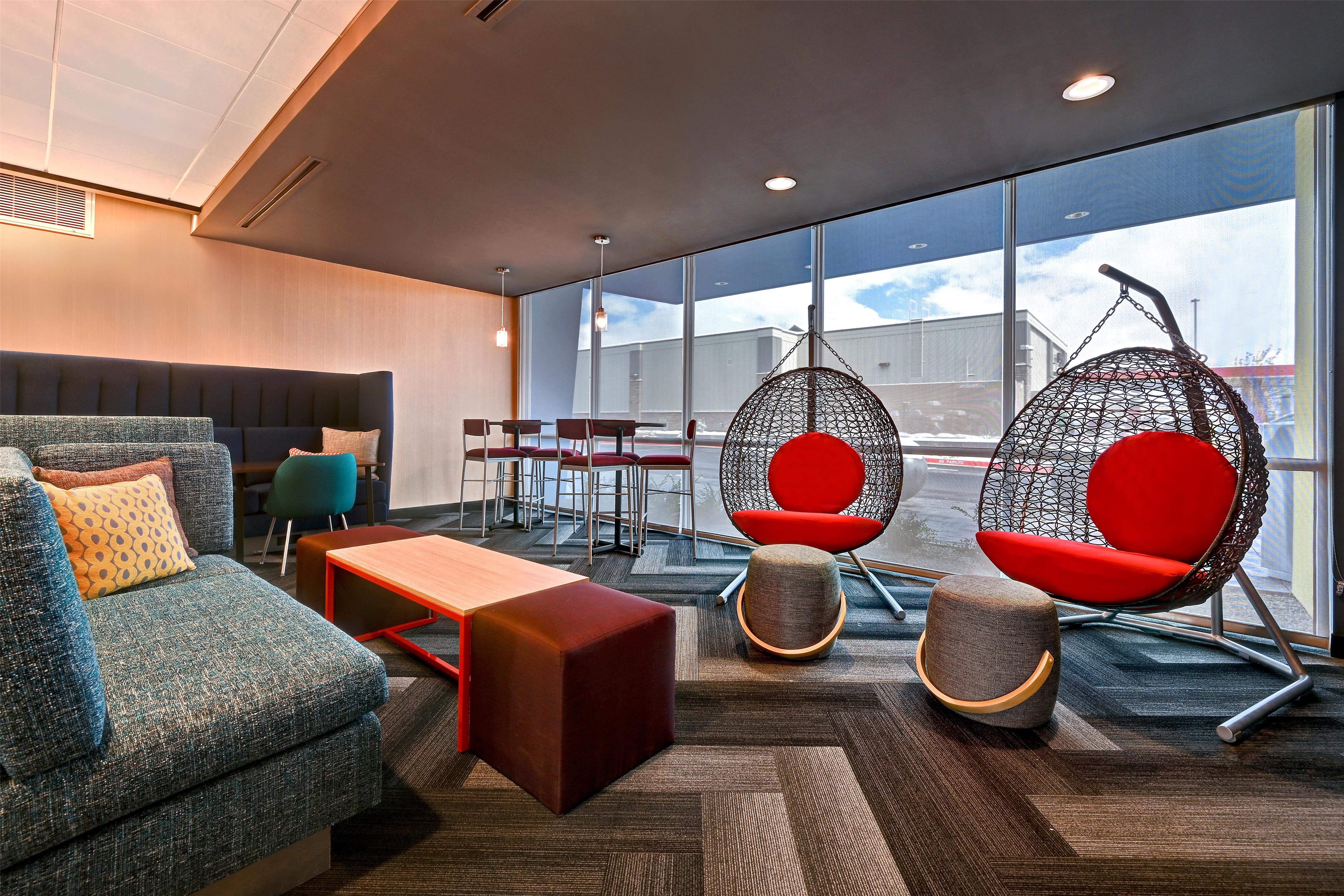 Lobby | Tru By Hilton Albuquerque North I-25