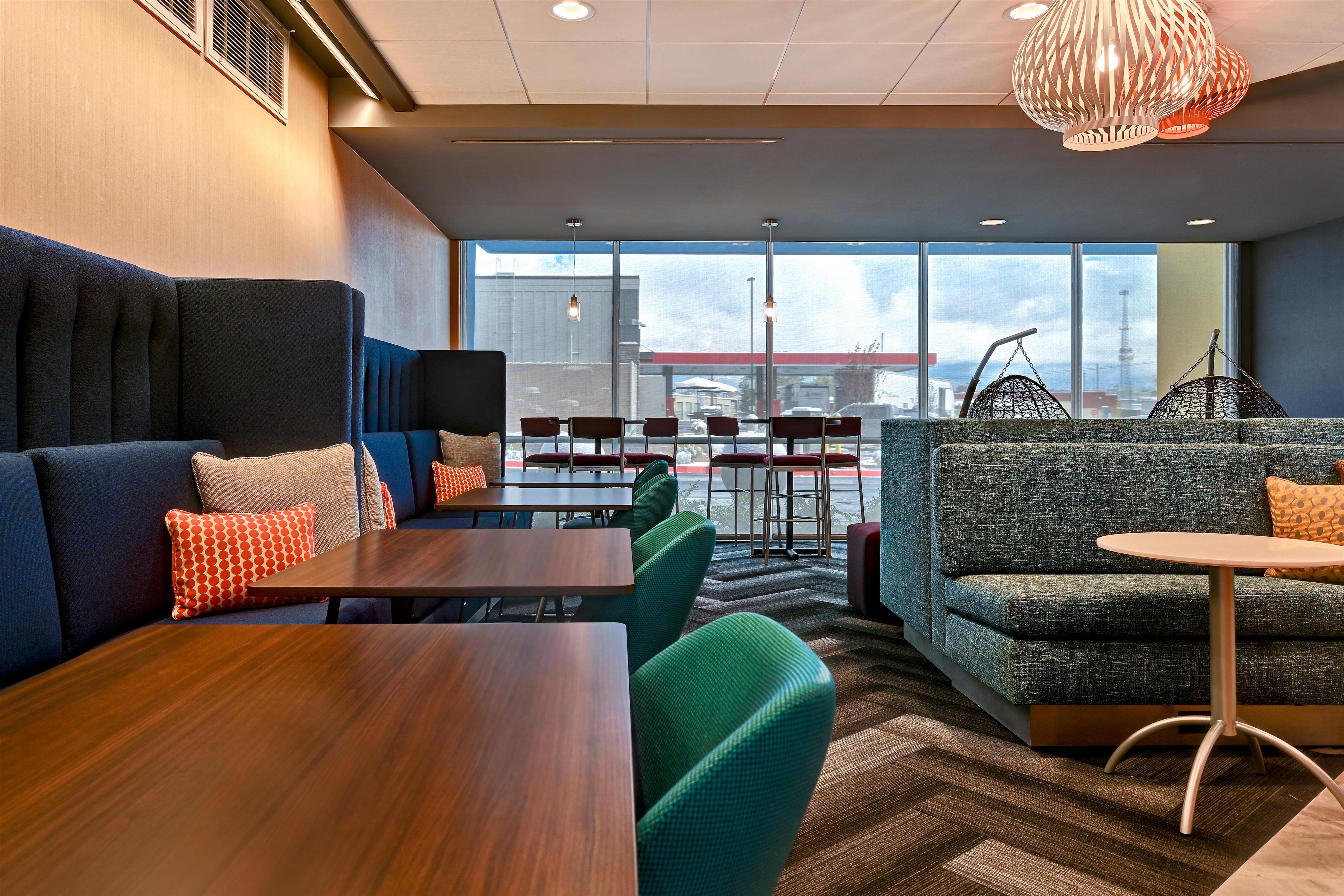 Lobby | Tru By Hilton Albuquerque North I-25