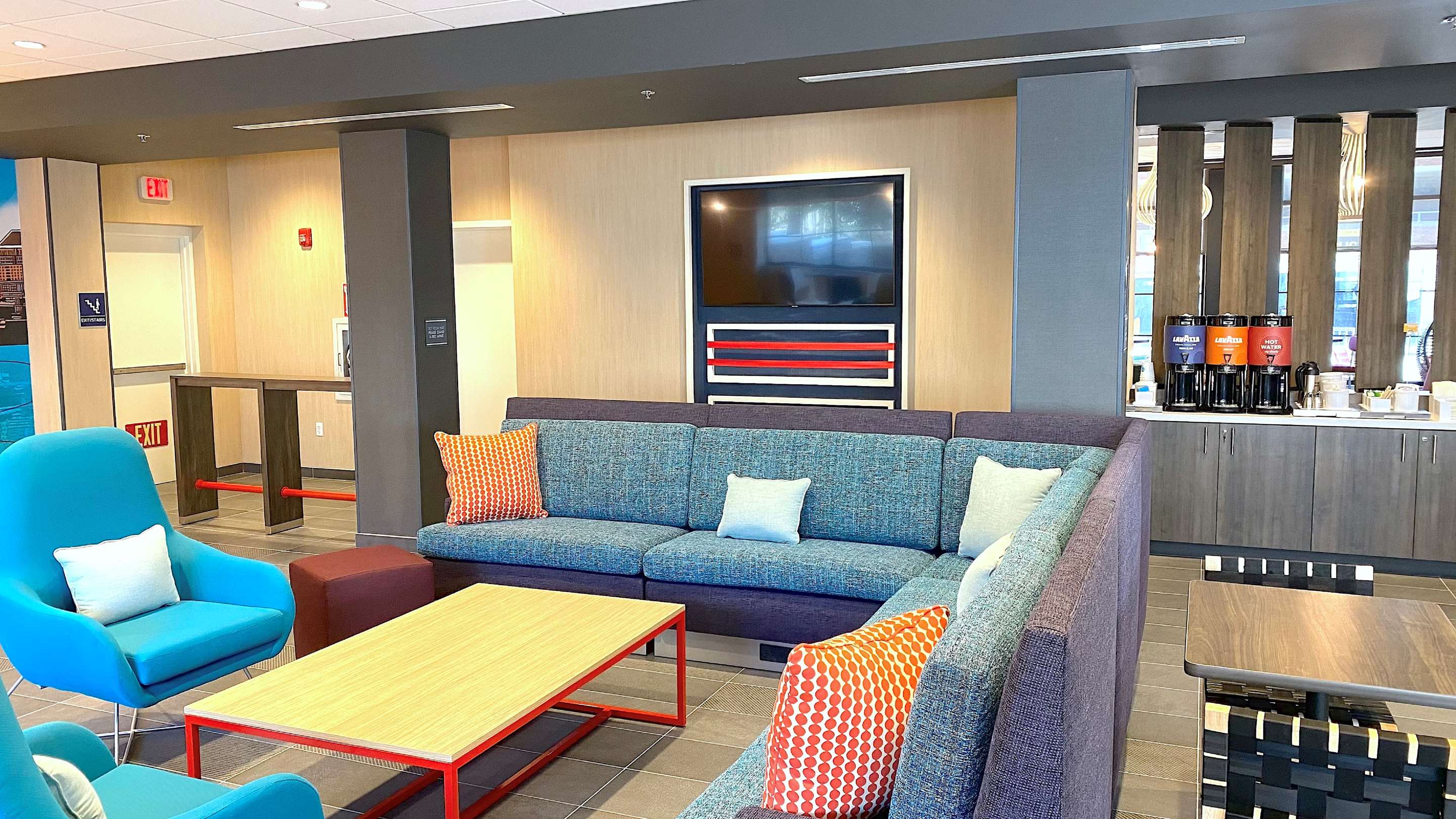 Lobby | Tru By Hilton Baltimore Harbor East