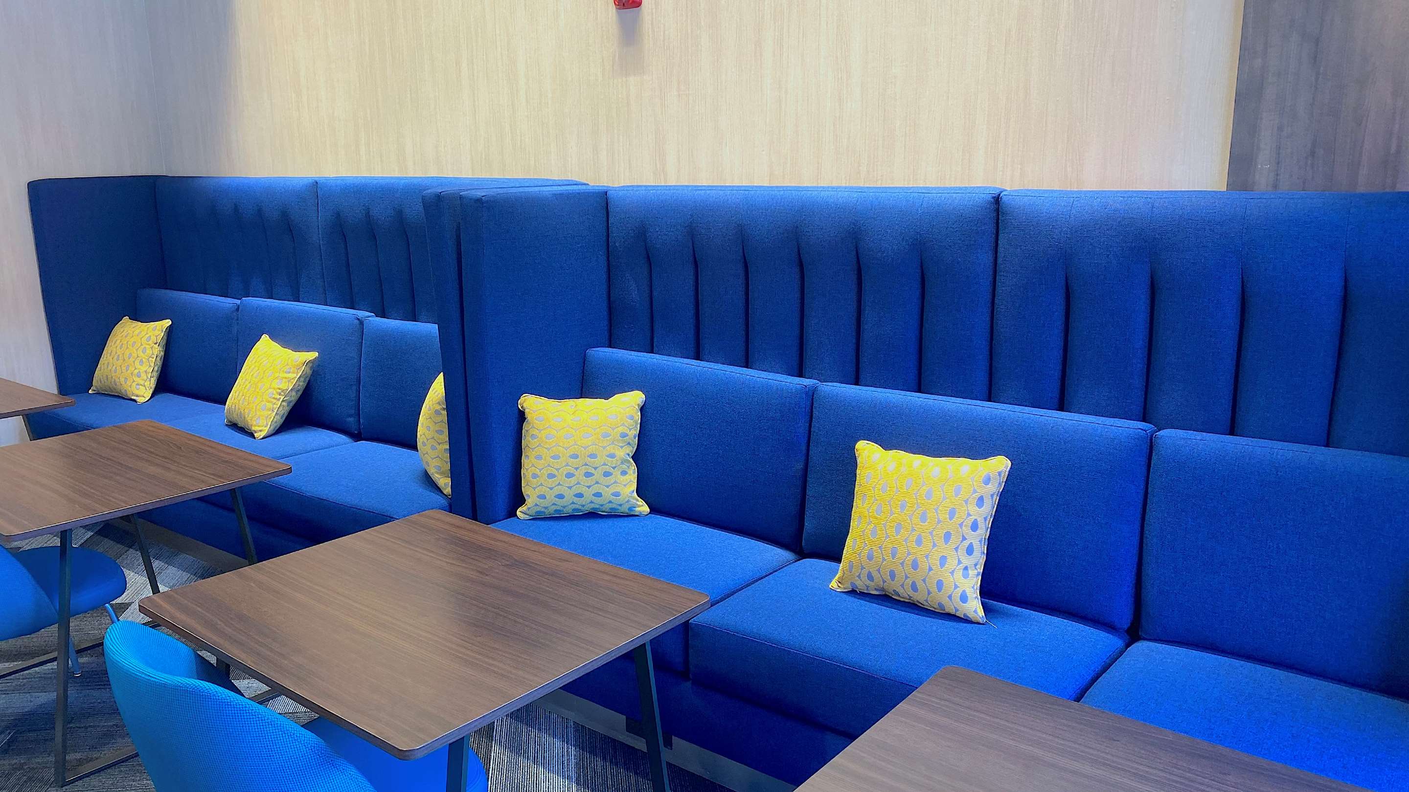 Lobby | Tru By Hilton Baltimore Harbor East