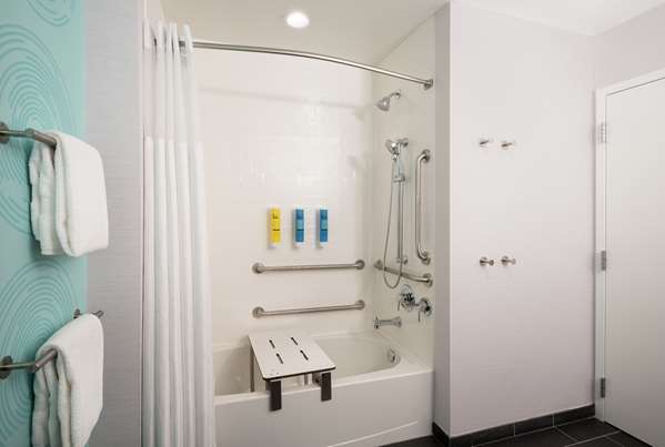  - Tru by Hilton Hotel Harbor East Baltimore