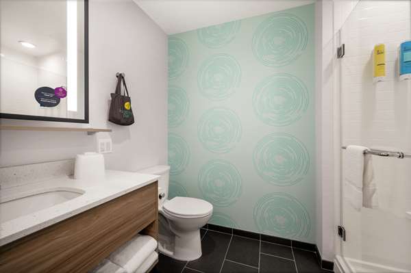  - Tru by Hilton Hotel Harbor East Baltimore