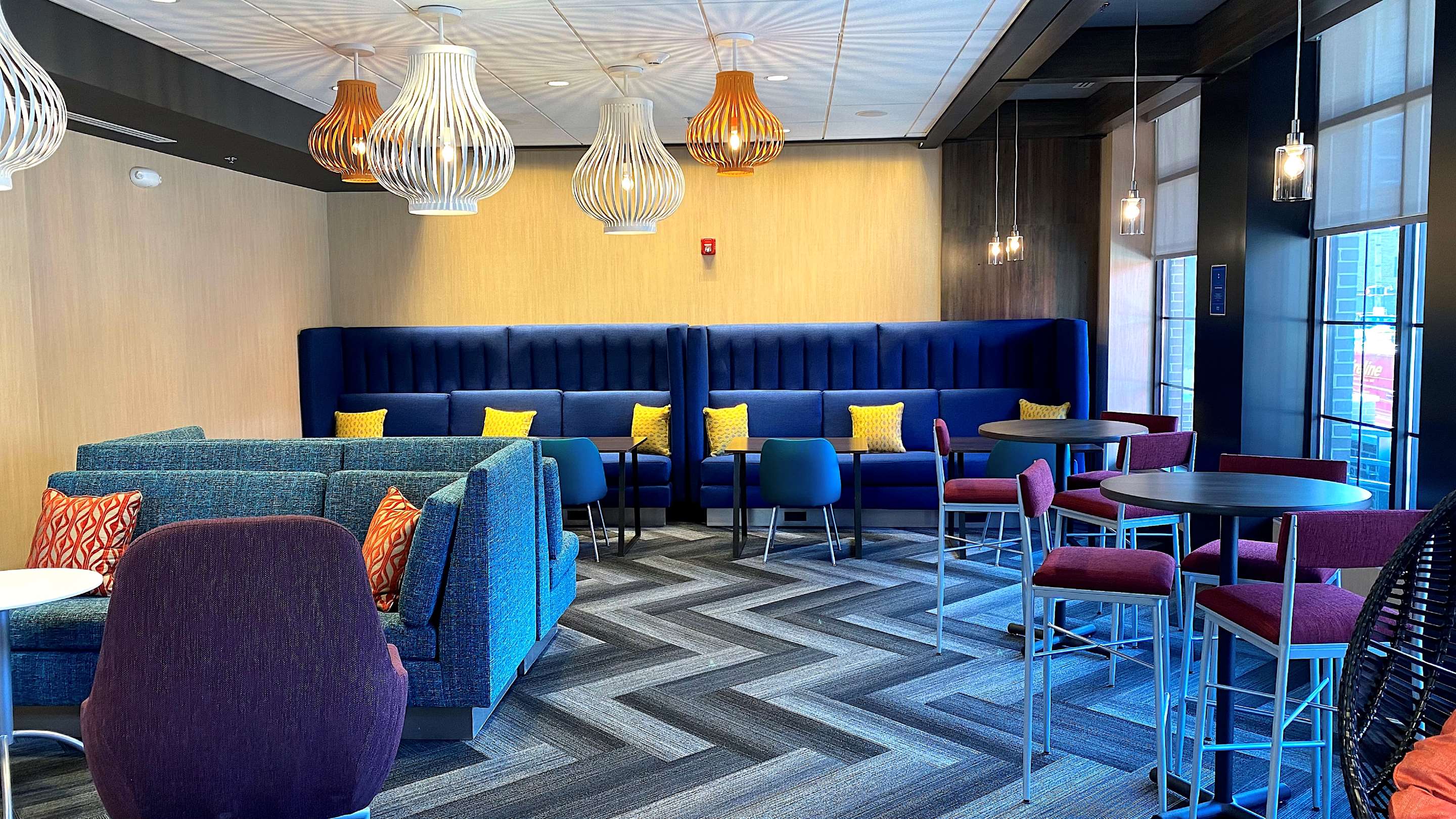 Lobby | Tru By Hilton Baltimore Harbor East