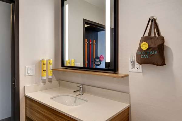  - Tru by Hilton Hotel Cool Springs Franklin - I-65, Exit 65