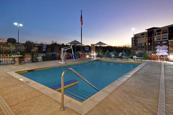 Pool - Tru by Hilton Hotel Rockwall